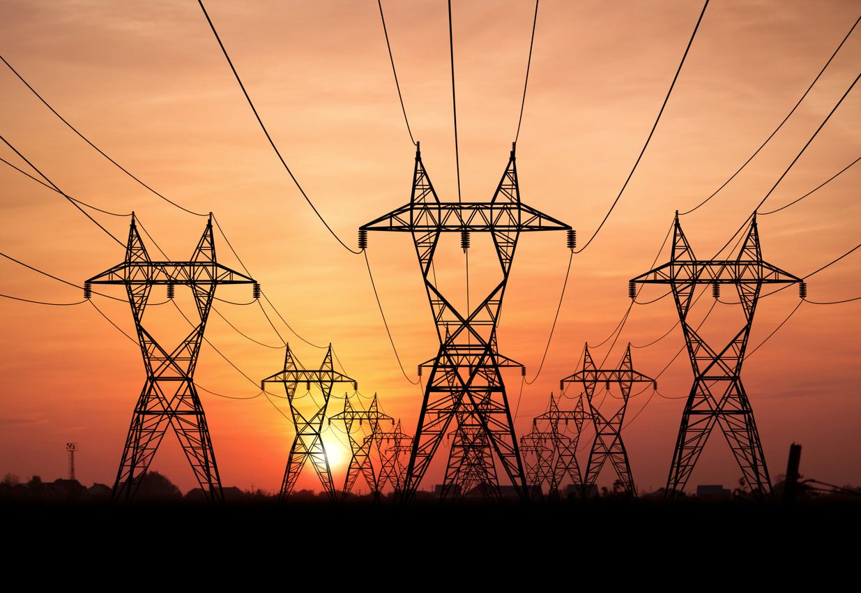 Aelec defiende tarifas reguladas en el precio de la luz para evitar incrementos en la electricidad como los que estamos padeciendo. Foto: IStock.