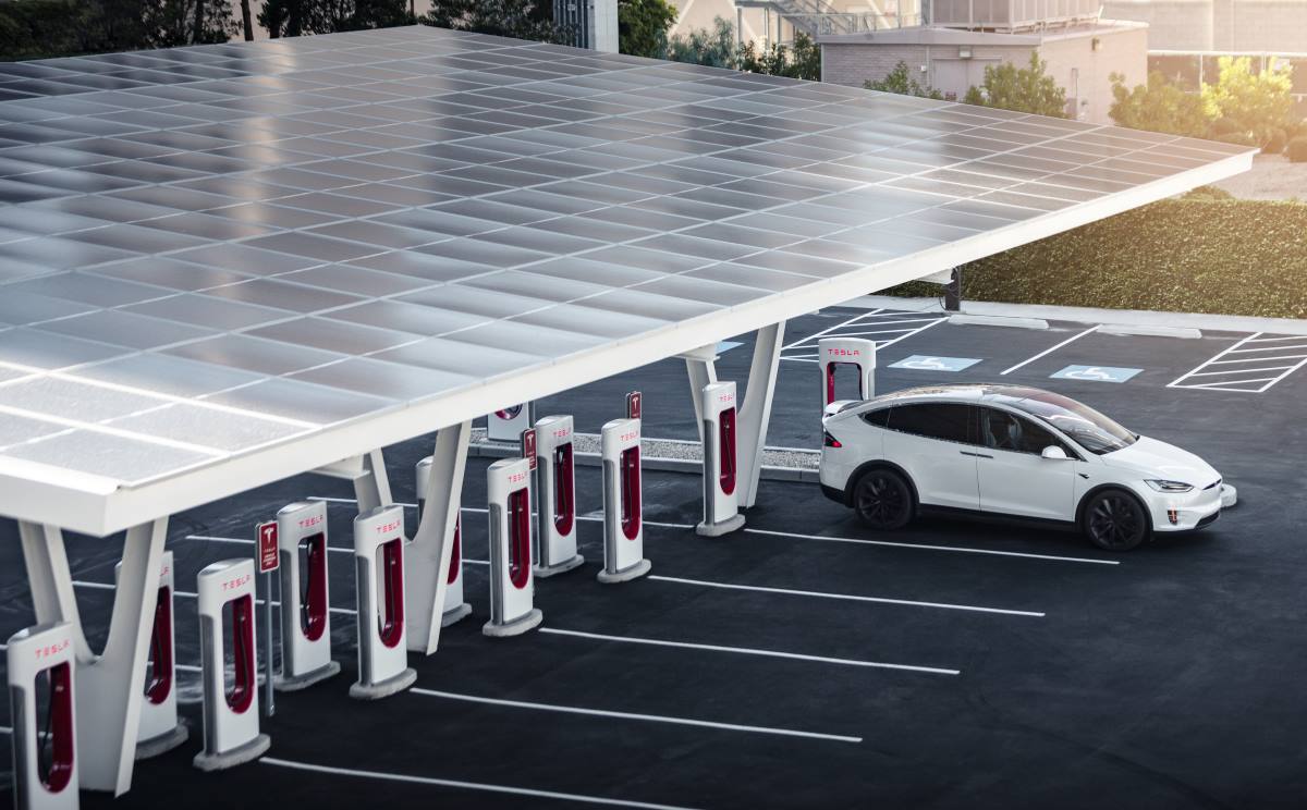 Tesla Supercharger 3