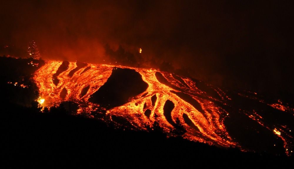 Imagen del volcán Cumbre Vieja tomada ayer martes 21 de septiembre. Foto: Cordon Press