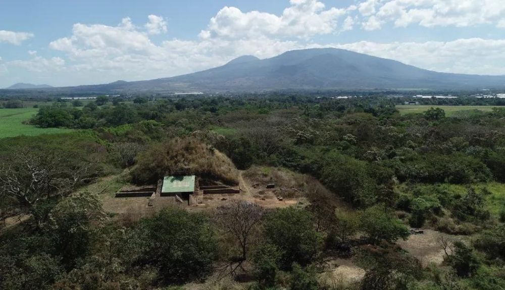 Lugar donde los mayas cosntruyeron la pirámide con las rocas del volcán.