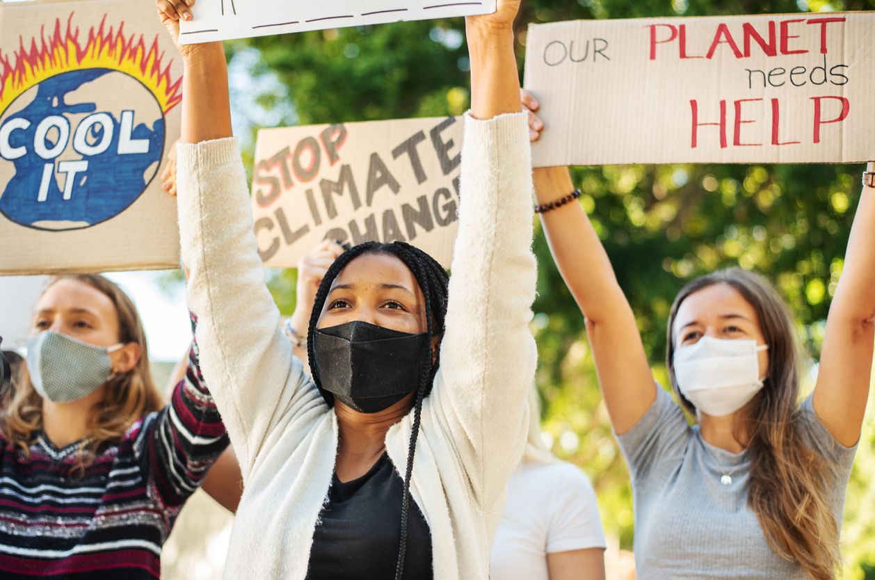 Un estudio revela que casi la mitad de los jóvenes siente ansiedad climática. Foto: IStock.
