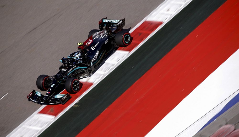 Valtteri Bottas (Mercedes) volvió a ser más rápido por la tarde durante la FP2