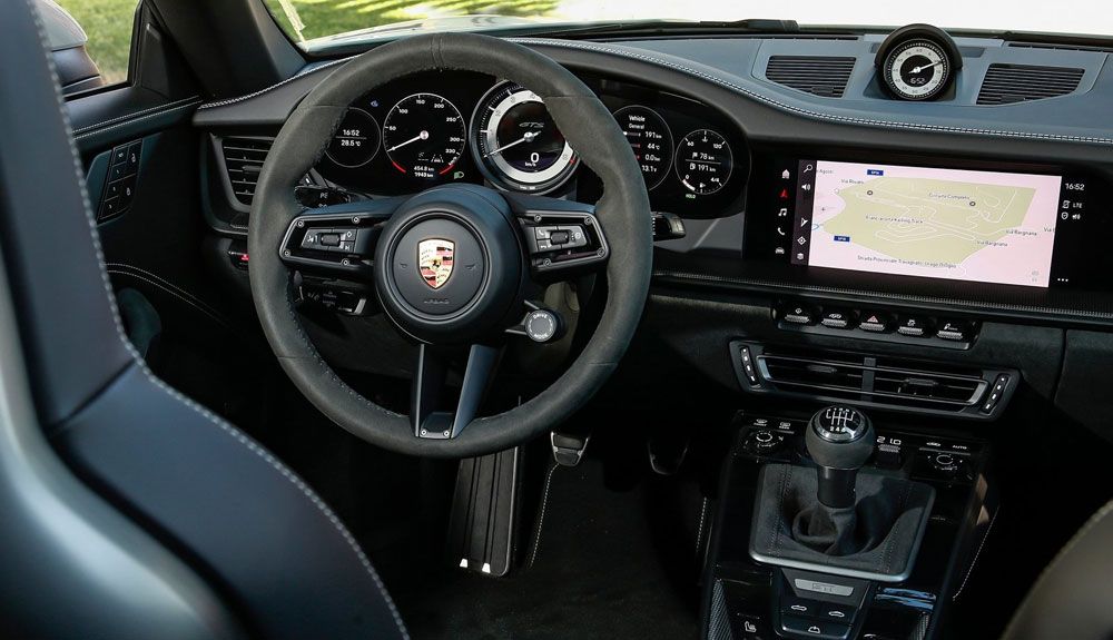 Porsche 911 Carrera 4 GTS Cabriolet 