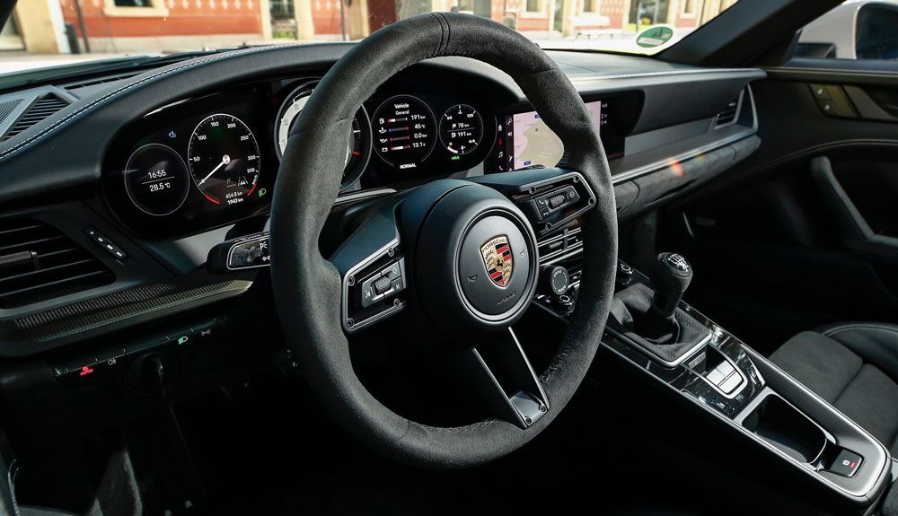 Porsche 911 Carrera 4 GTS Cabriolet 