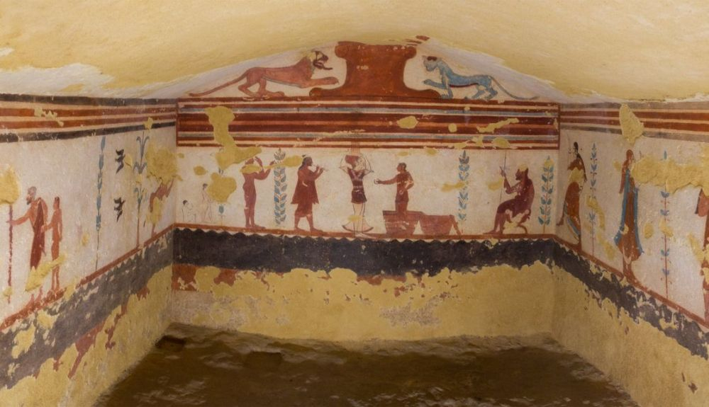 Tumba etrusca en Tarquinia, Italia. La tumba tiene unos 2500 años. Tumba etrusca en Tarquinia, Italia. La tumba tiene unos 2500 años.