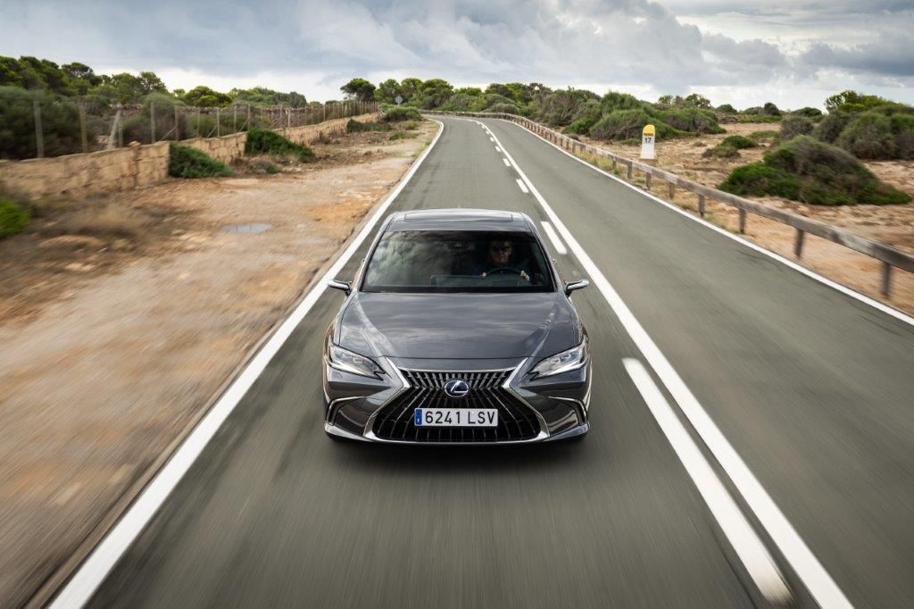 Lexus ES 300h 2022