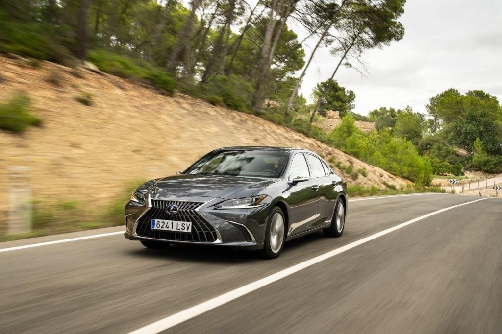 Lexus ES 300h 2022