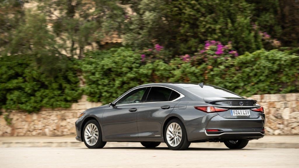 Lexus ES 300h 2022
