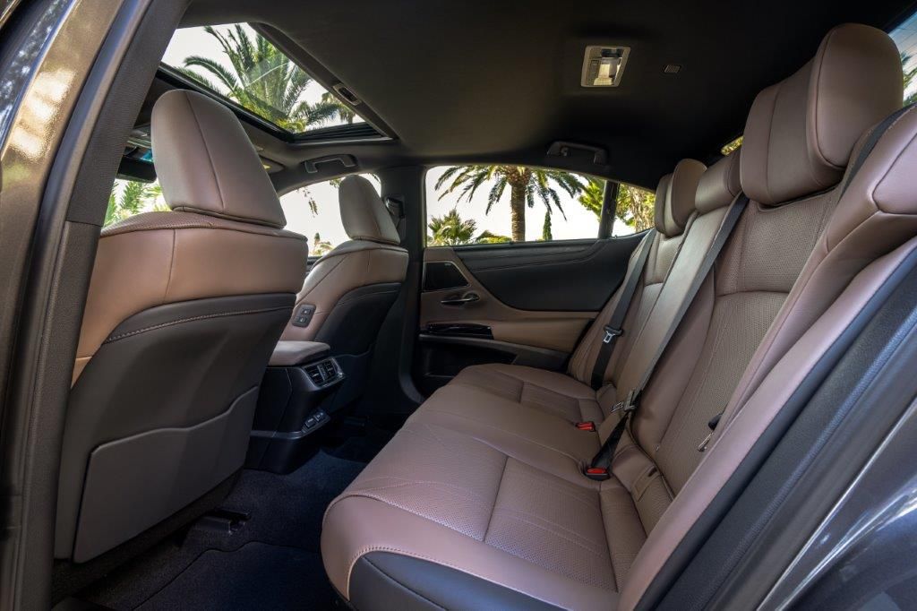 Lexus ES 300h 2022