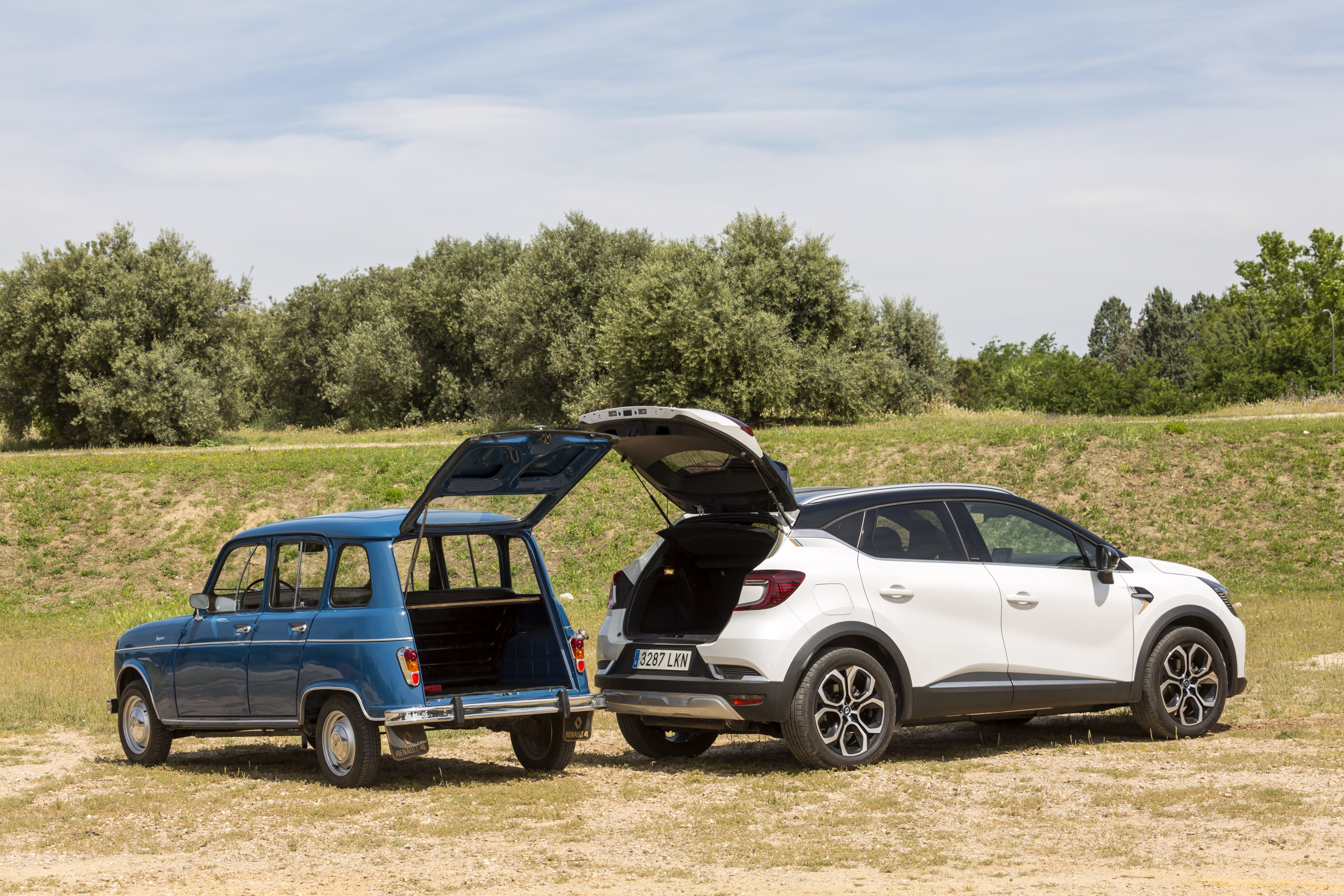 Renault 4 vs Renault Captur E Tech
