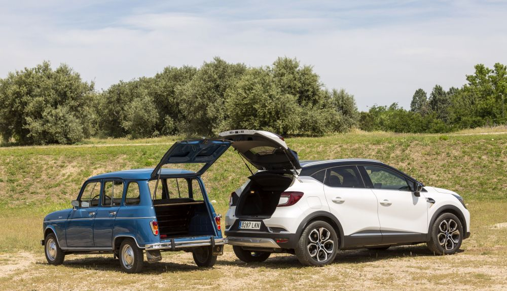 Renault 4 vs Renault Captur E Tech Renault 4 vs Renault Captur E Tech
