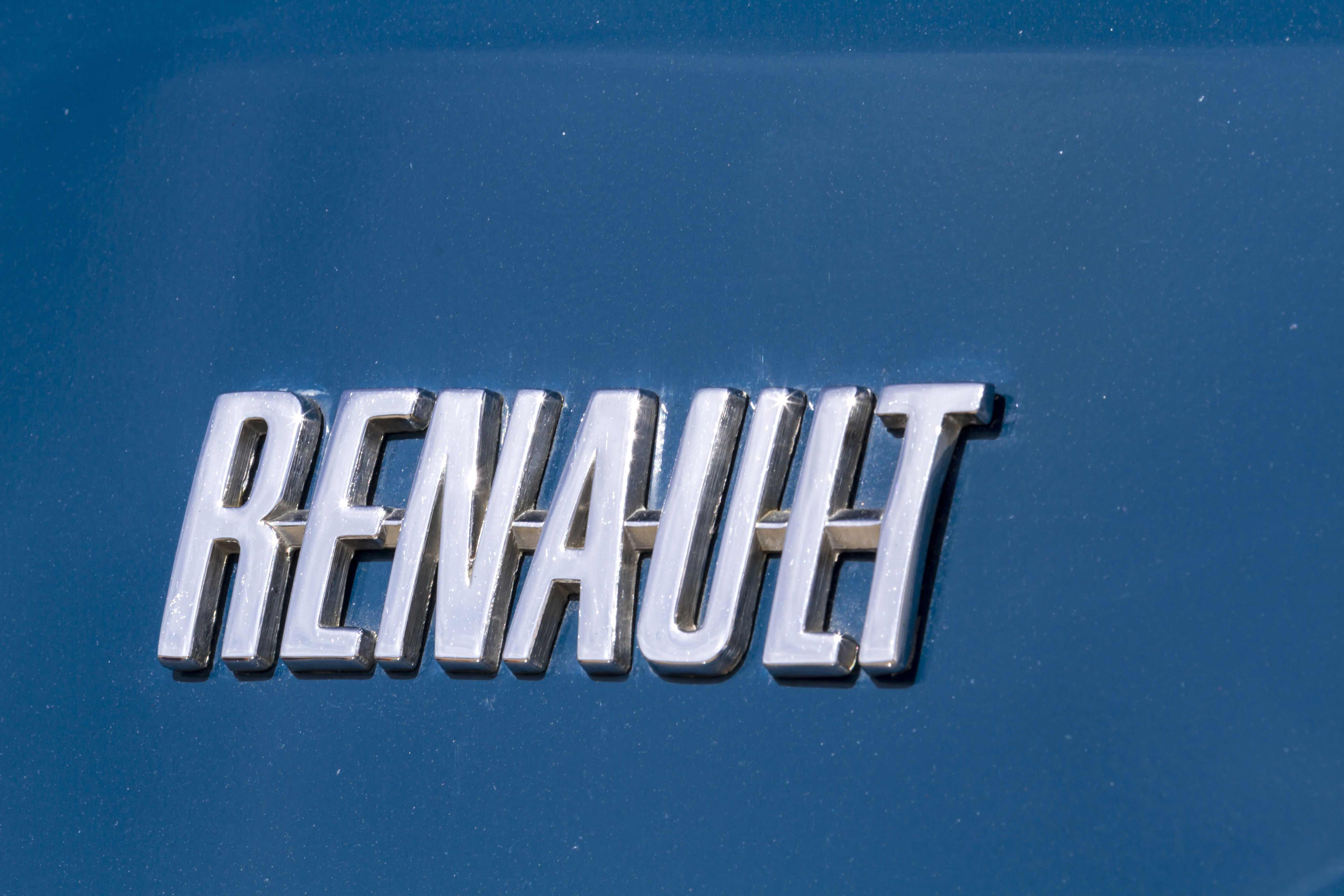 Renault 4 vs Renault Captur E Tech