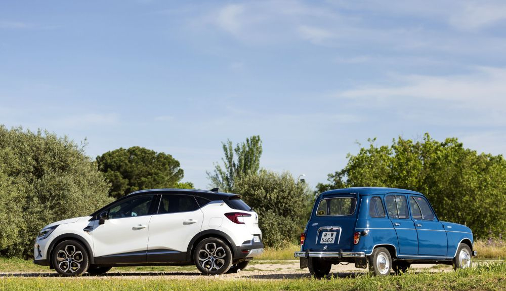 Renault 4 vs Renault Captur E Tech Renault 4 vs Renault Captur E Tech