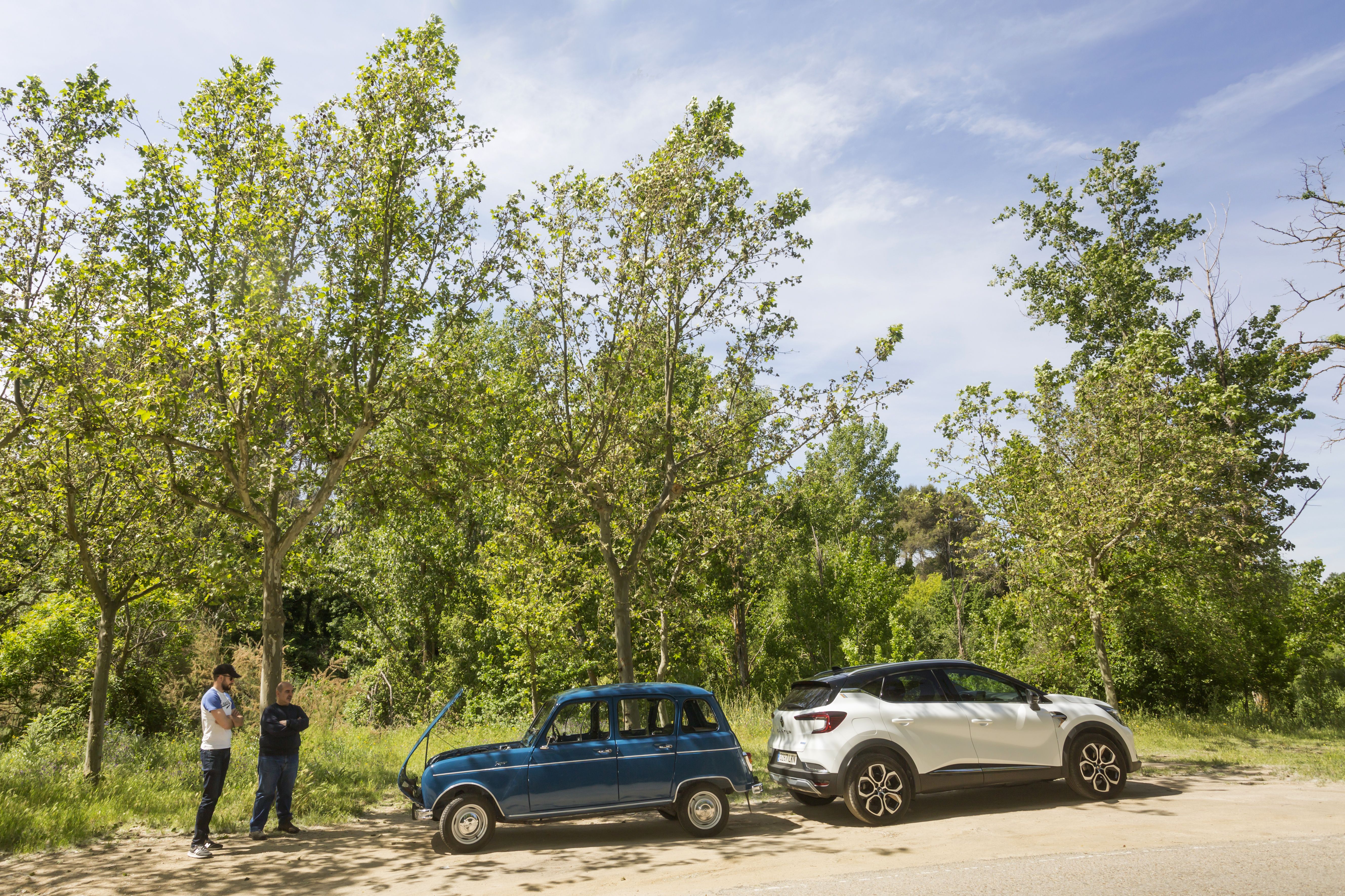 Renault 4 vs Renault Captur E Tech