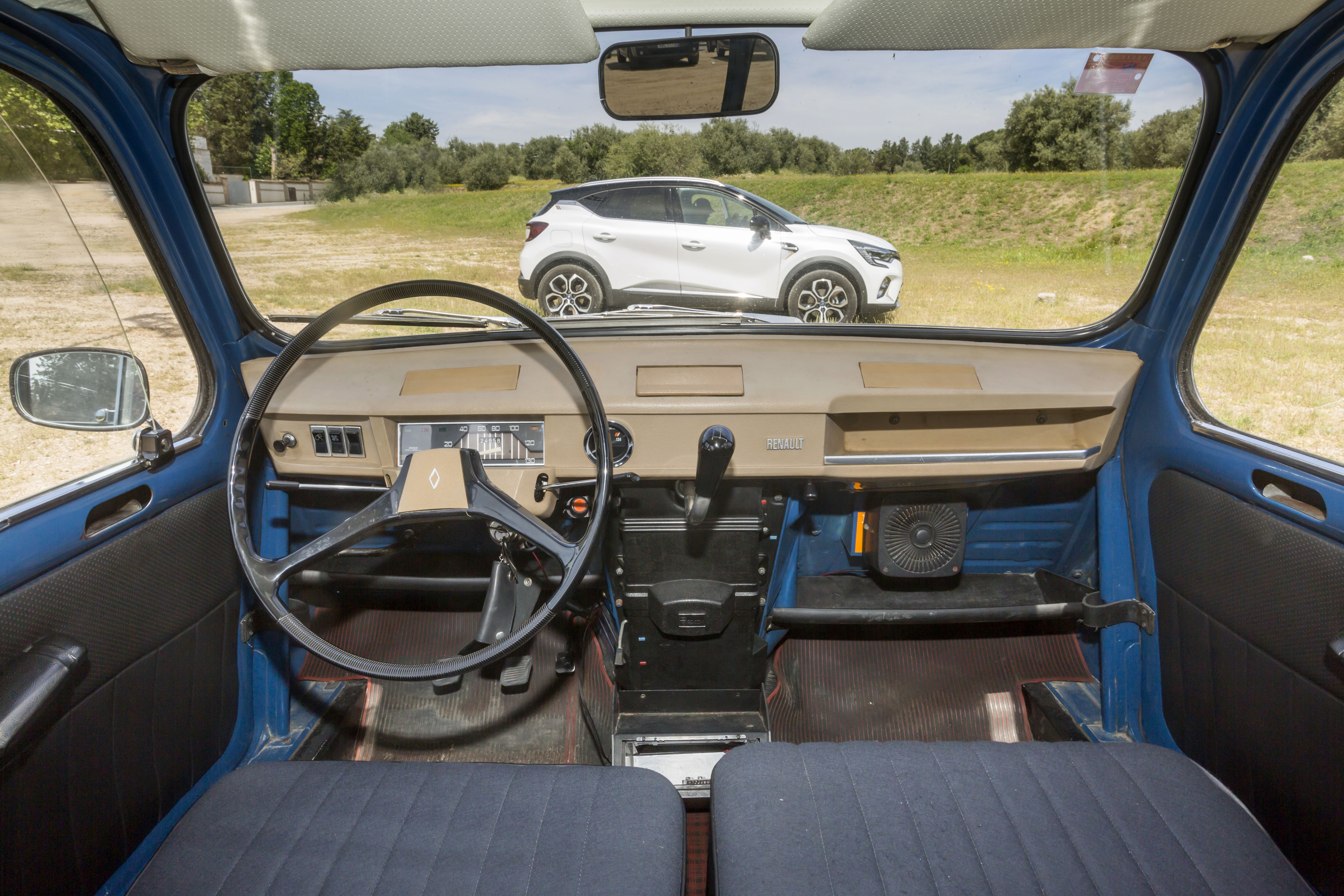 Renault 4 vs Renault Captur E Tech