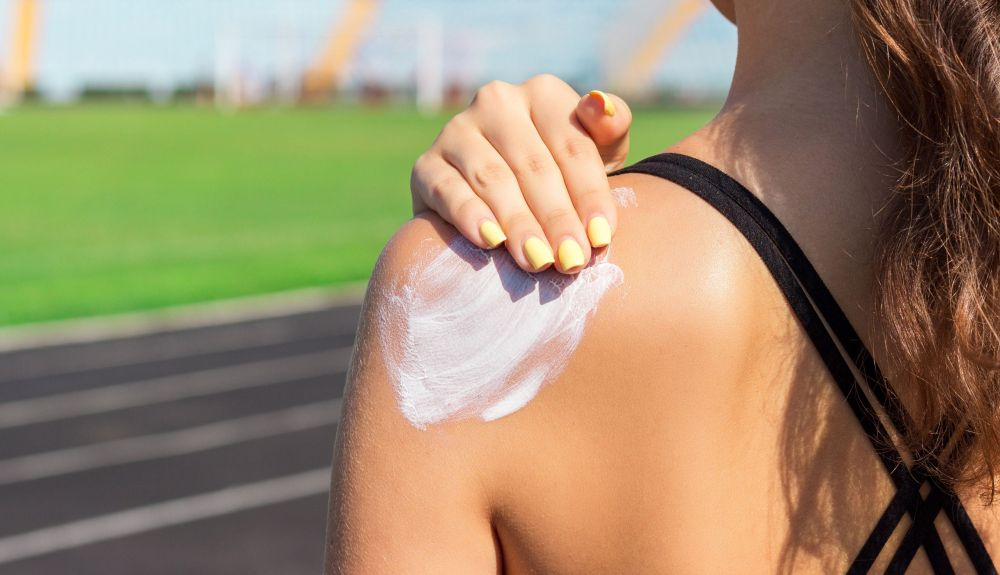 Hay que protegerse con cremas con protección durante todo el año. Hay que protegerse con cremas con protección durante todo el año.