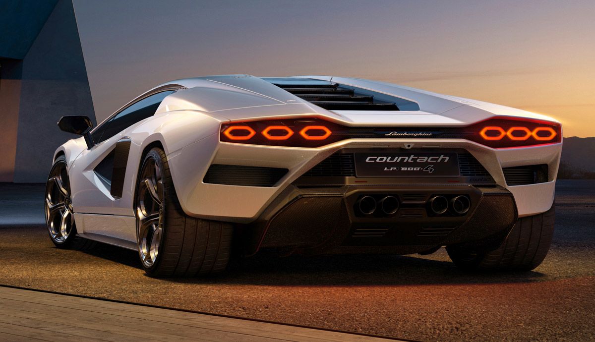 Lamborghini Countach: pasado y presente, cara a cara.