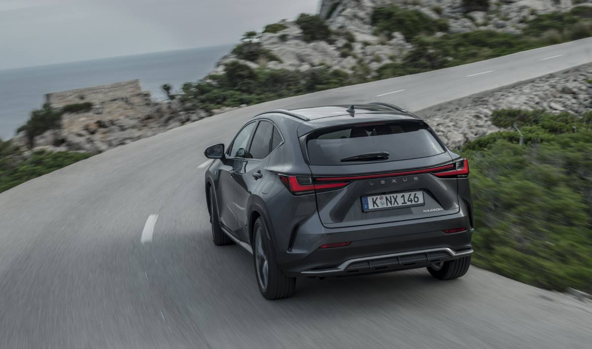 Lexus NX 2021 11
