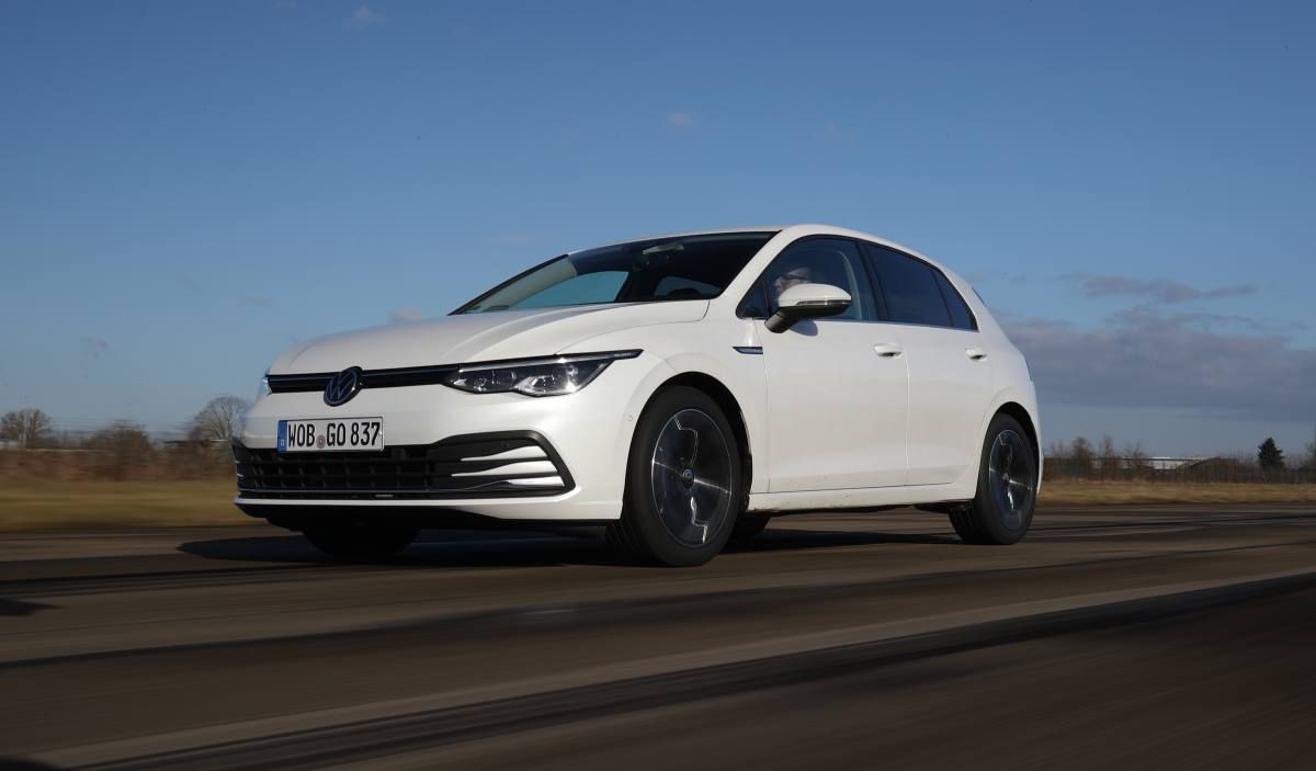 VW Golf eTSI