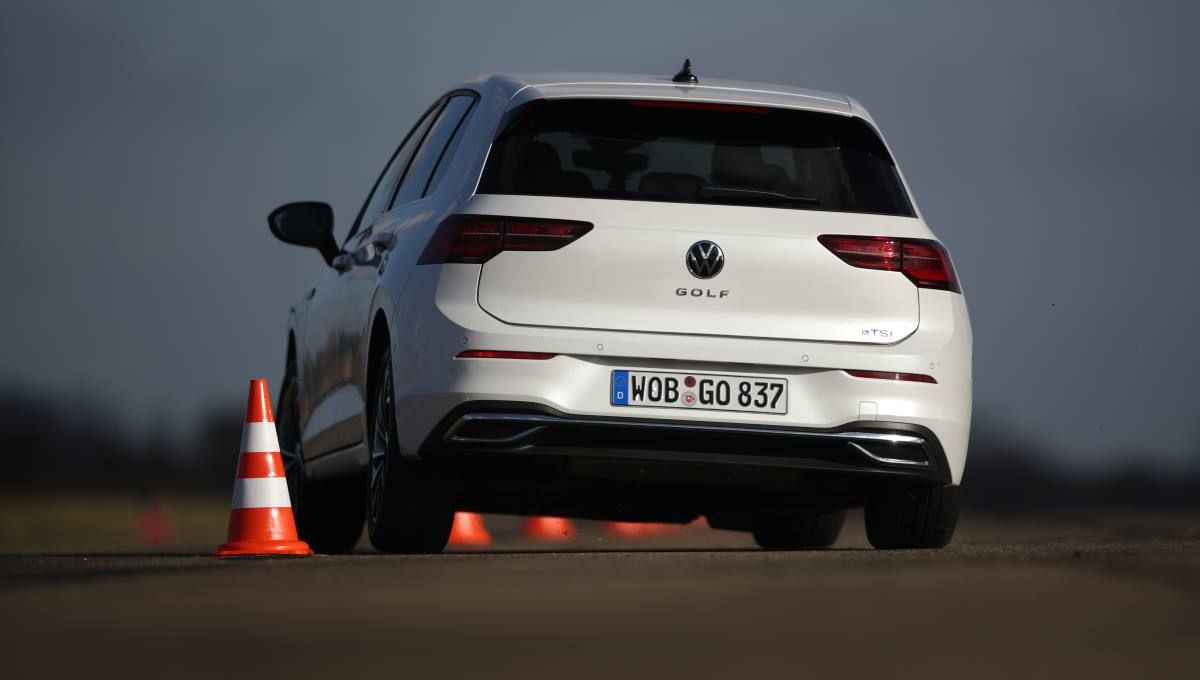 VW Golf eTSI 2