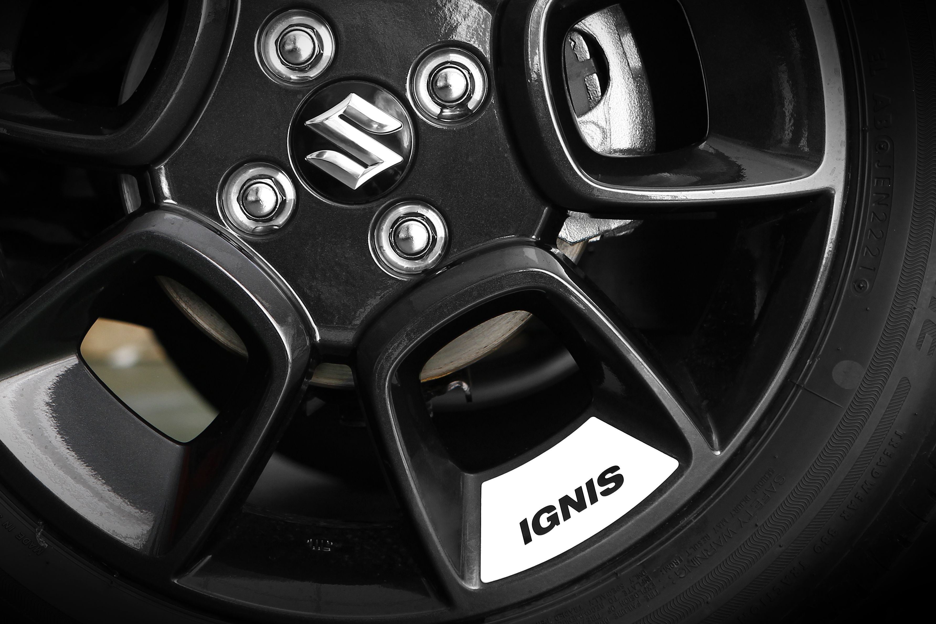 Suzuki Ignis Red&White 2021