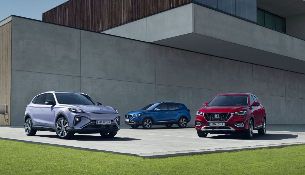 MG revoluciona su gama eléctrica: así son los nuevos SUV ZS y Marvel R, y el familiar MG5.