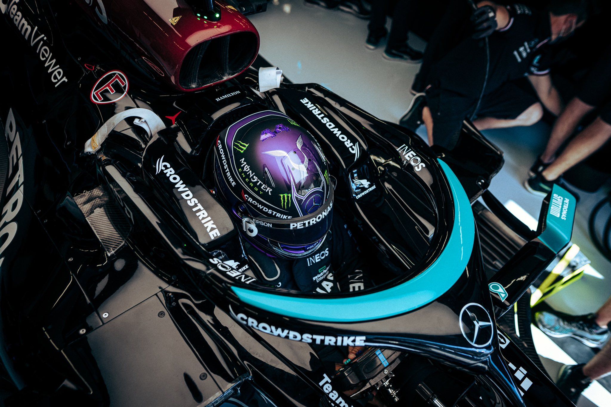 Lewis Hamilton es uno de los pilotos que han probado los guantes prototipo