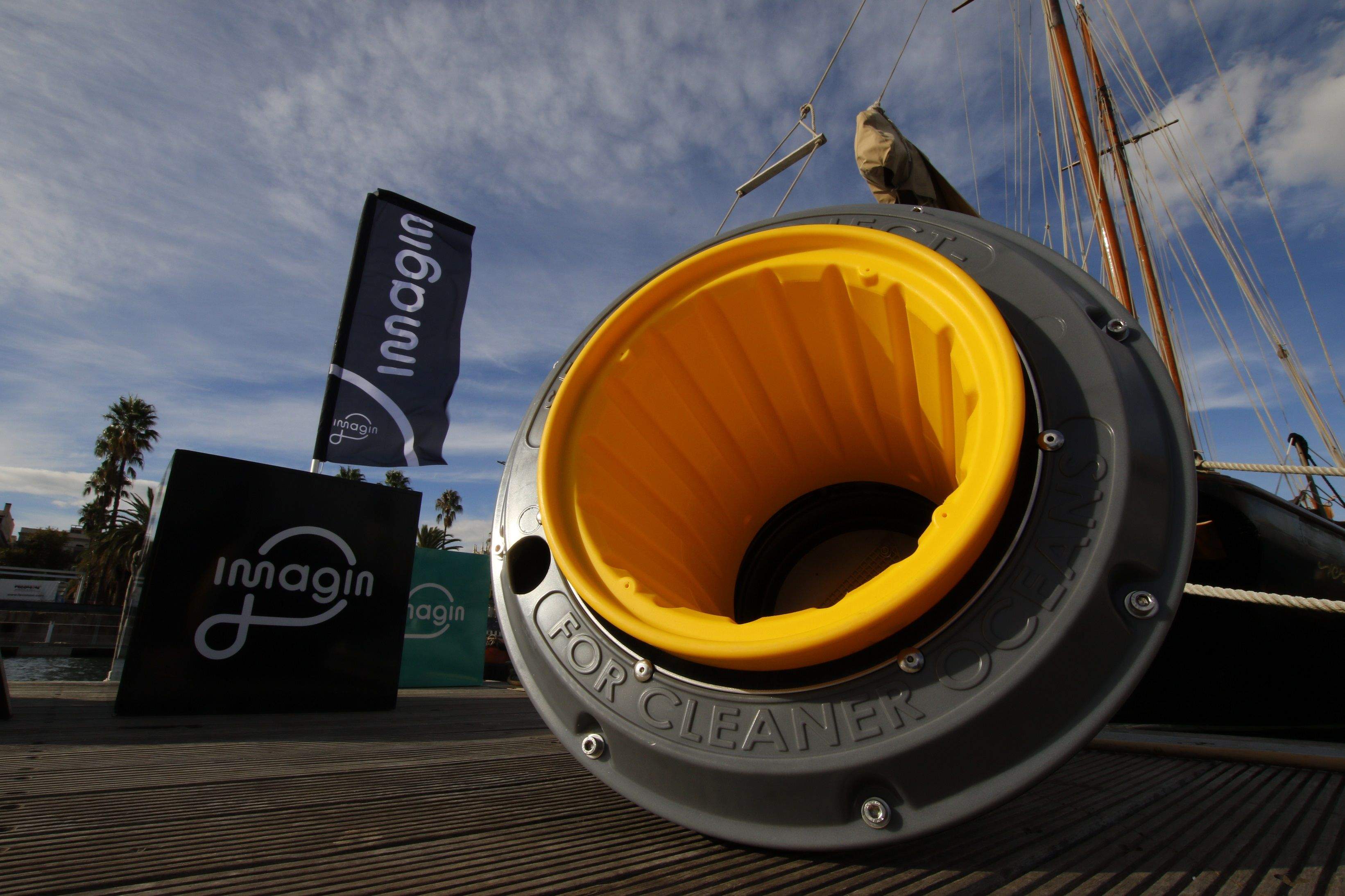 Seabin son contenedores marinos flotantes que recogen residuos del mar.