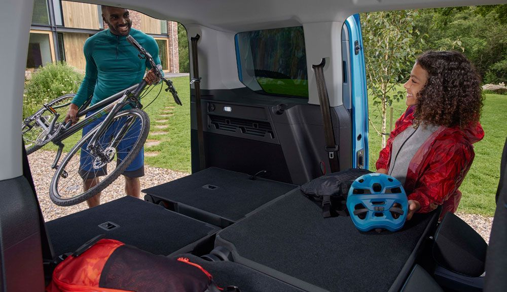 La capacidad del Ford Tourneo Connect llega a los 3 m3 en sus versiones más espaciosas La capacidad del Ford Tourneo Connect llega a los 3 m3 en sus versiones más espaciosas