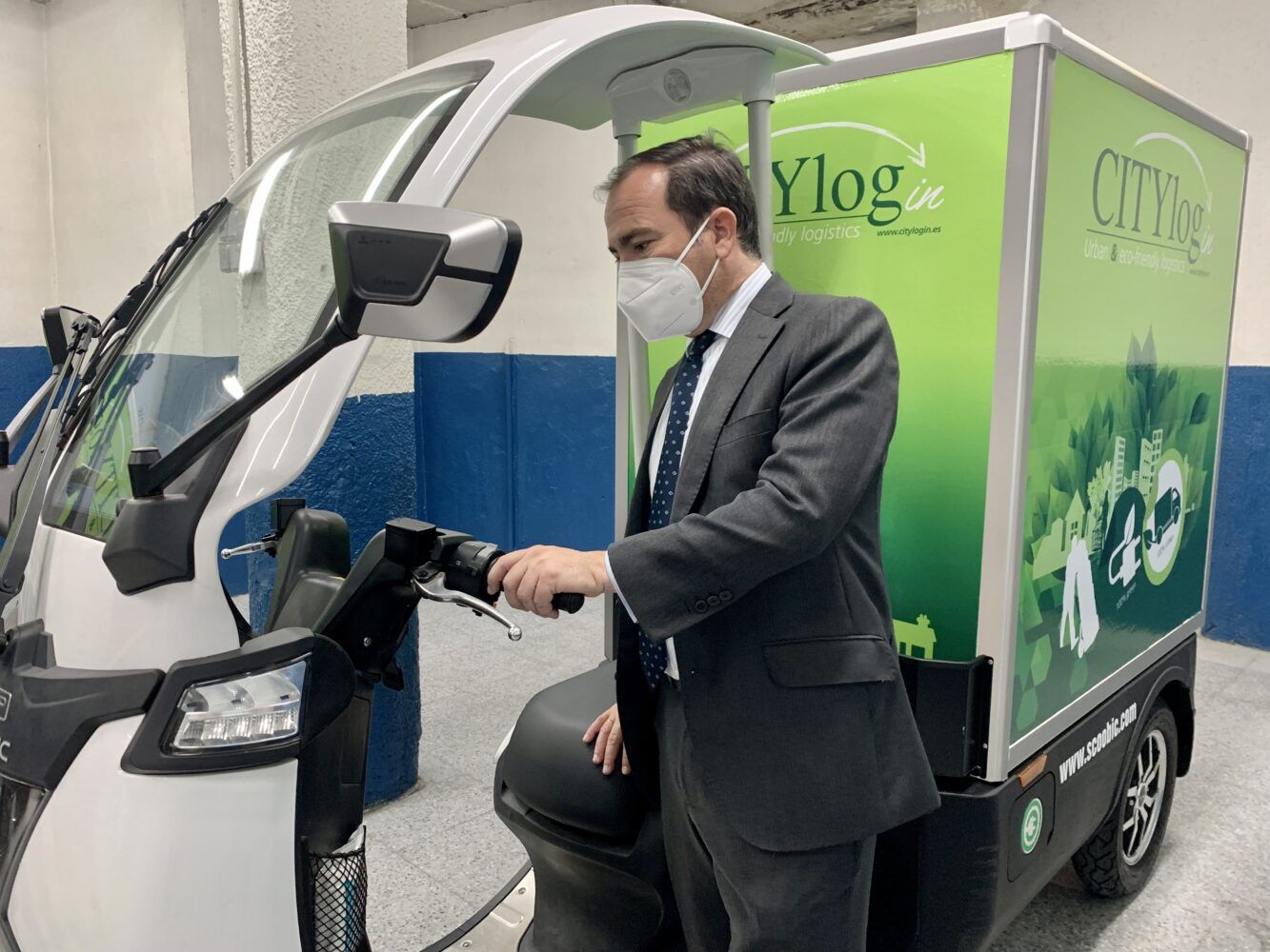 El microhub logístico está situado en las instalaciones del aparcamiento subterráneo de la plaza Mayor.