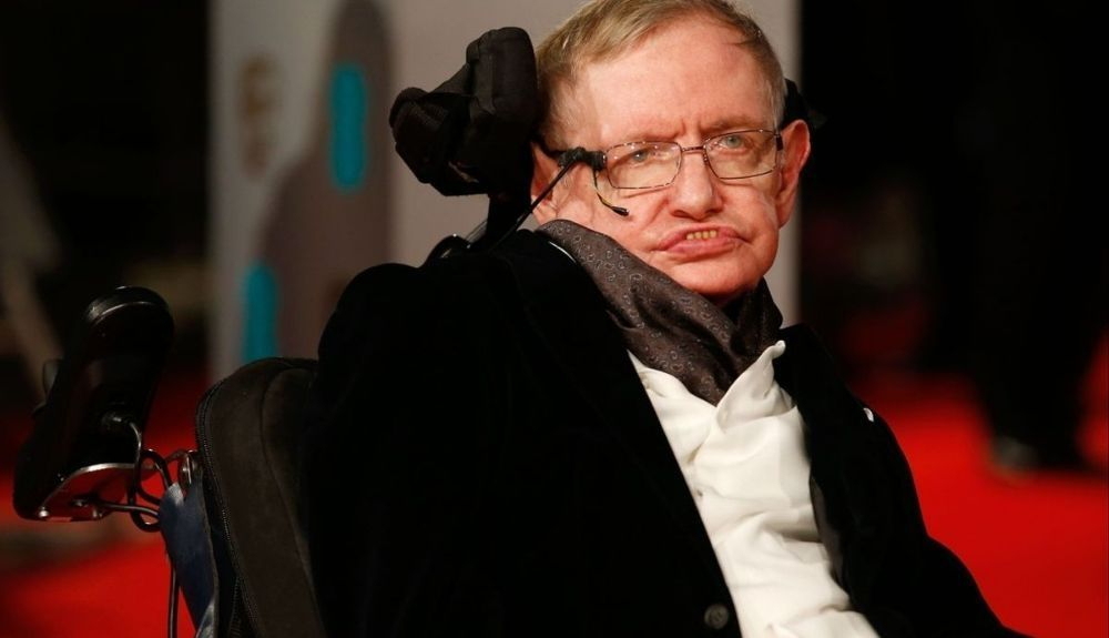 Stephen Hawking defendió la teoría de que no hay un antes absoluto. Stephen Hawking defendió la teoría de que no hay un antes absoluto.