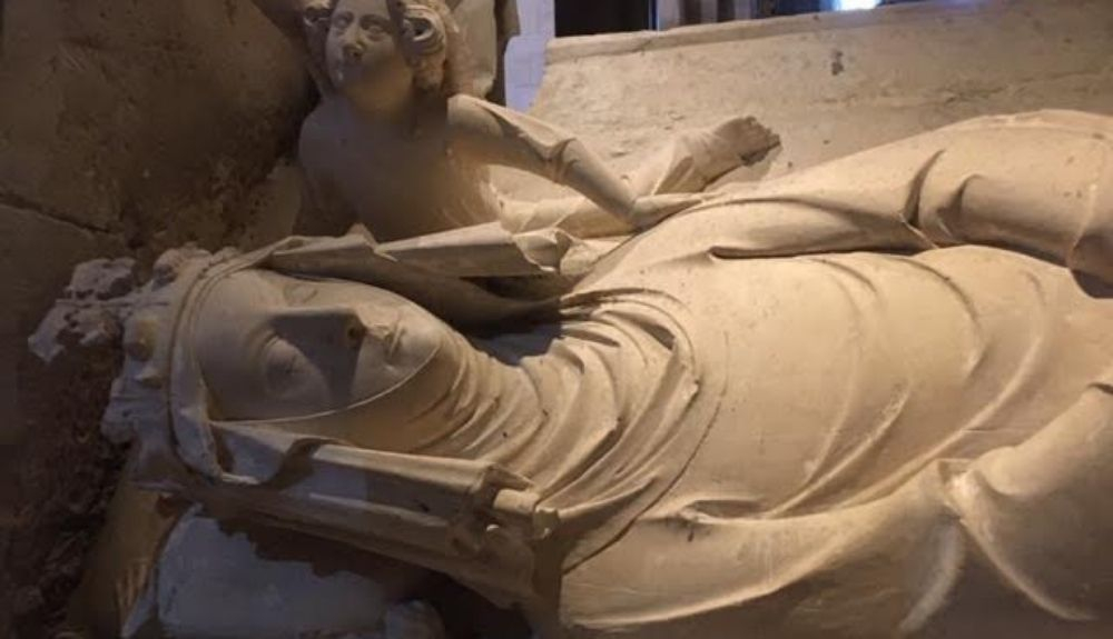 Detalle de la tumba de Blanca de Anjou. Detalle de la tumba de Blanca de Anjou.