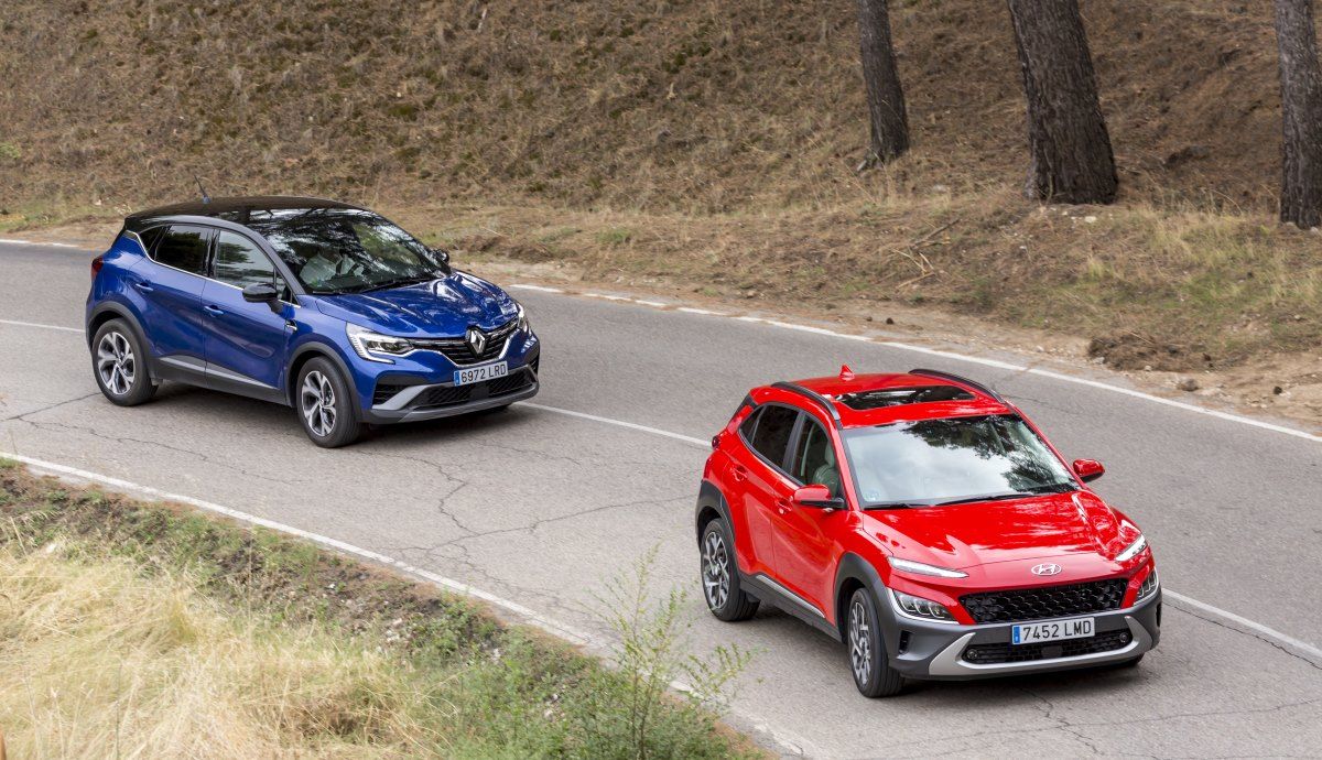 Renault Captur E-Tech vs Hyundai Kona HEV: qué SUV híbrido es mejor.