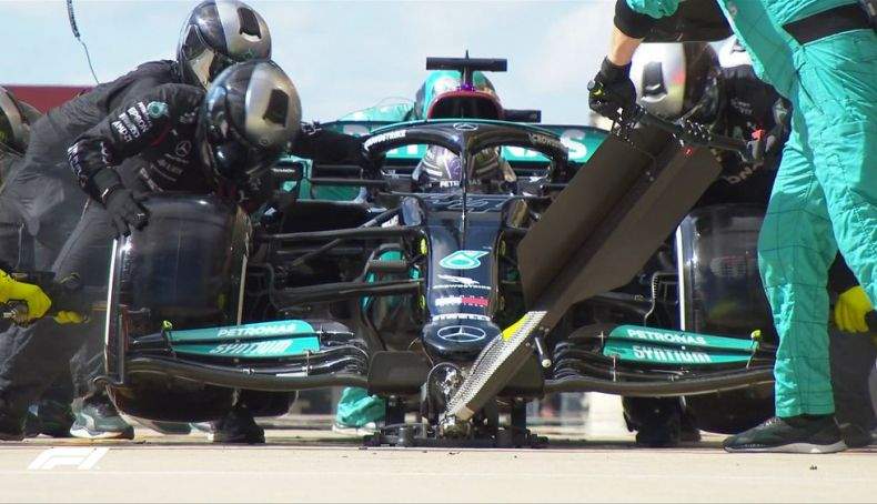 6 Segundo pit stop de Lewis Hamilton
