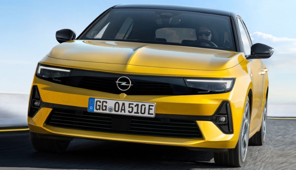 Opel Astra Cross 2022: todos los secretos de la nueva variante crossover del compacto.