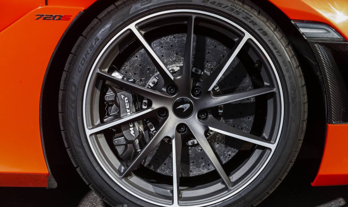 McLaren 720 S  015