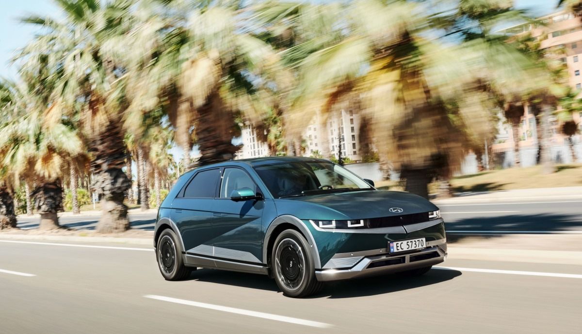Renting de coches eléctricos, ¿interesa? Las 10 claves de otra alternativa a la compra tradicional