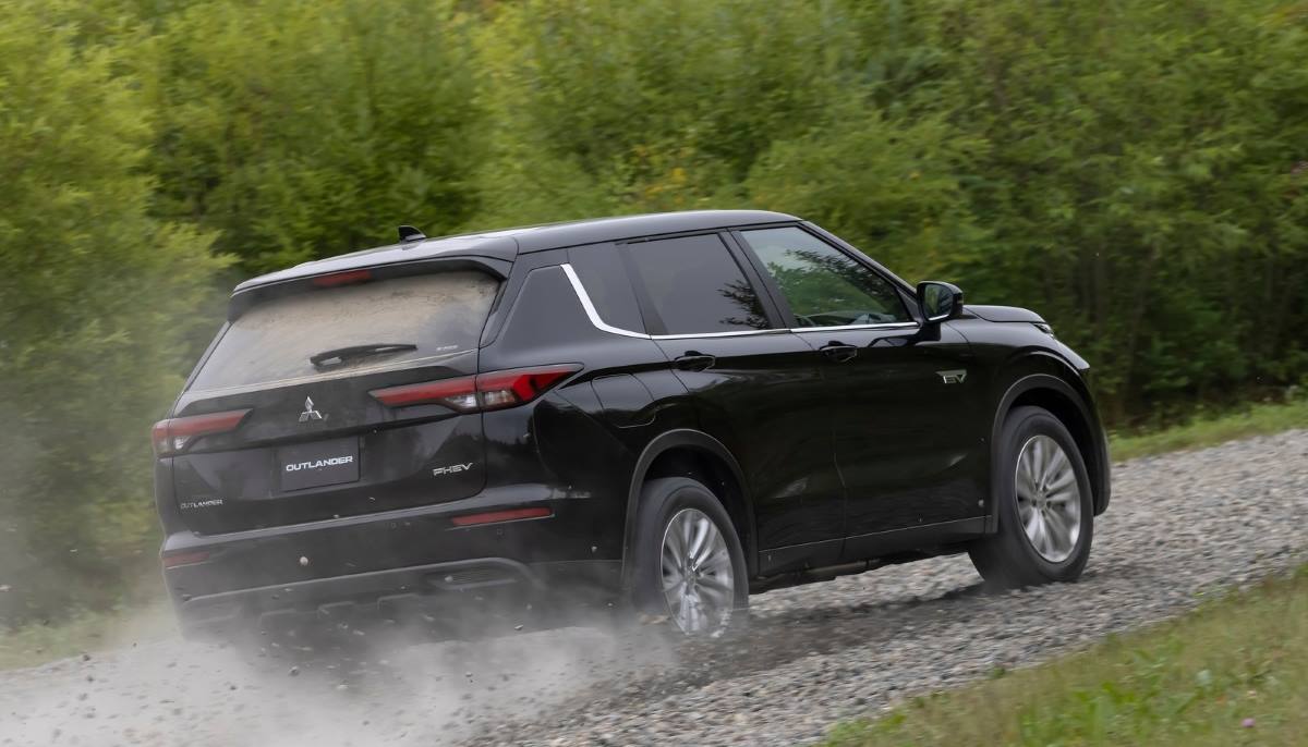 Mitsubishi Outlander PHEV 2022 10