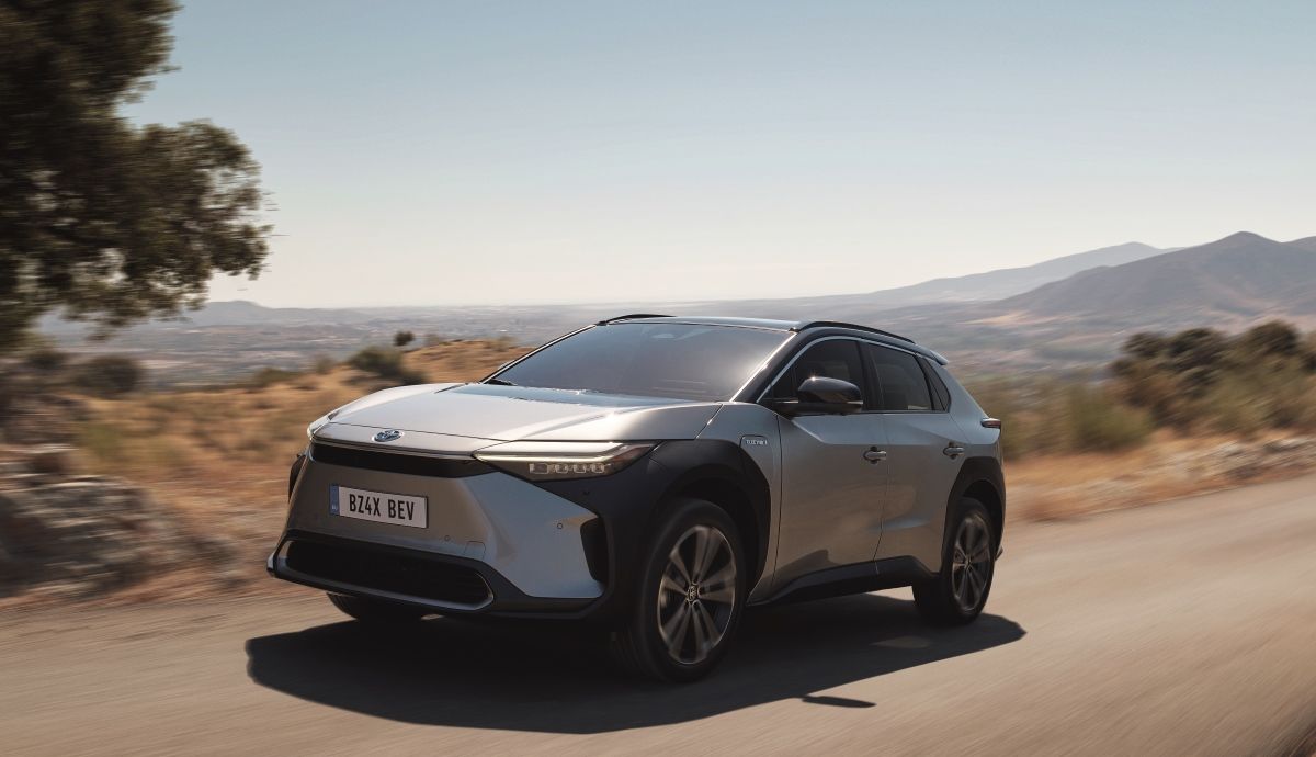 Toyota BZ4X 2022: todos los datos y fotos del nuevo SUV, el primer coche 100% eléctrico de Toyota.