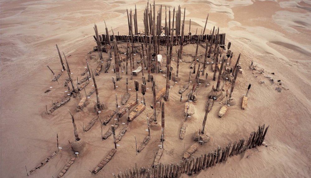 Vista aérea del cementerio de Xiaohe donde se encontraron las momias. Foto:  Wenying Li, Instituto de Reliquias Culturales y Arqueología de Xinjiang.