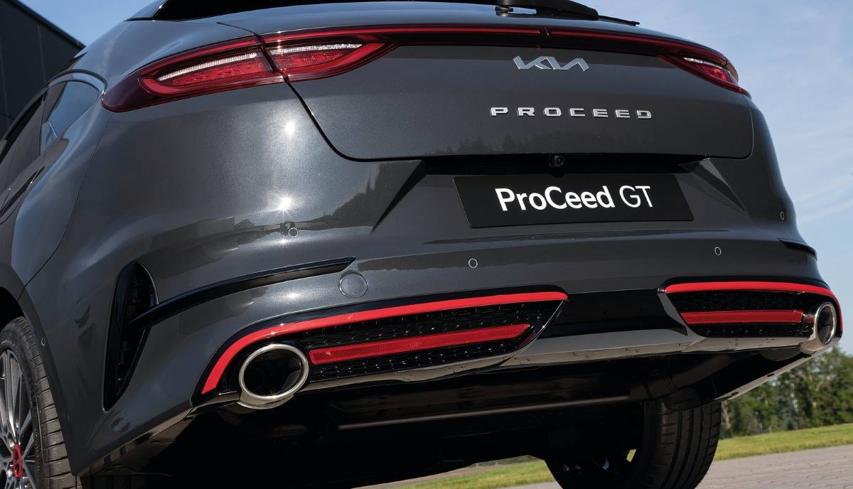 Detalles de diseño en la zona trasera del nuevo Kia ProCeed GT