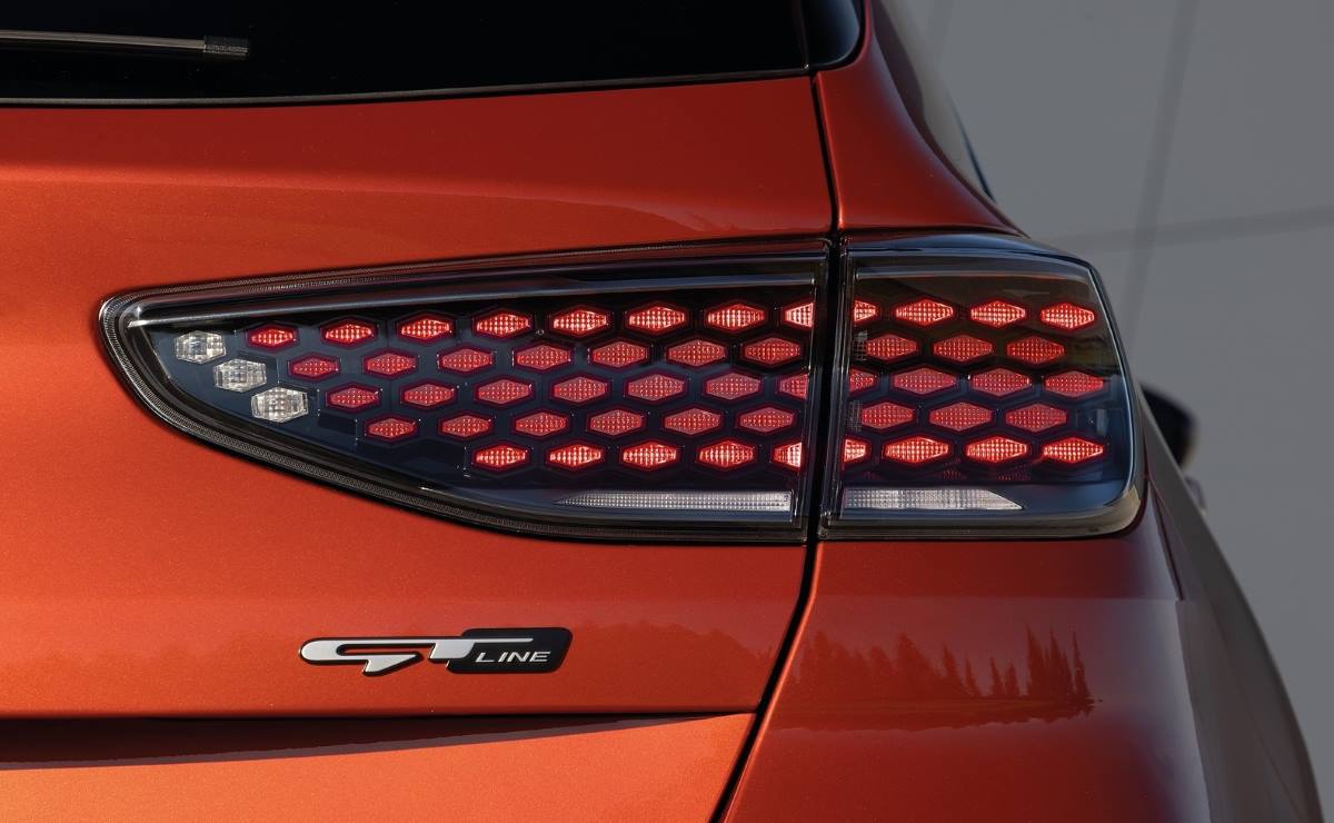 Nuevos grupos ópticos traseros en el Kia Ceed GT Line