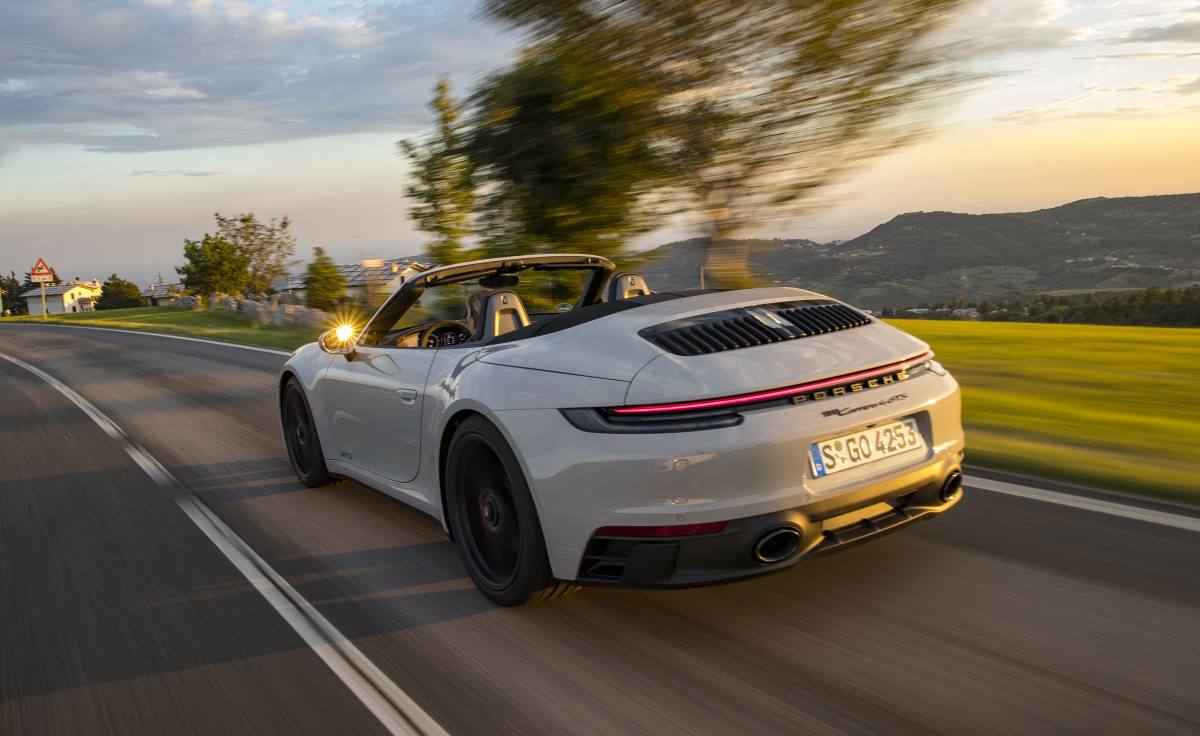 Porsche 911 Cabrio GTS 8