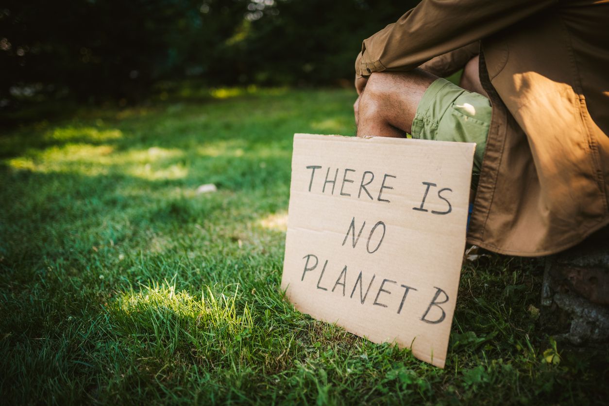 La autora defiende la idea de que es el momento de abordar el problema del cambio climático.