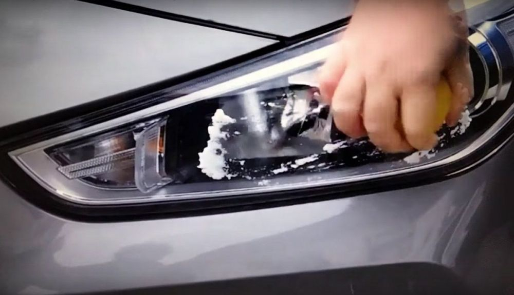 Trucos caseros para la limpieza de los faros del coche. ¿Funcionan? Trucos caseros para la limpieza de los faros del coche. ¿Funcionan?