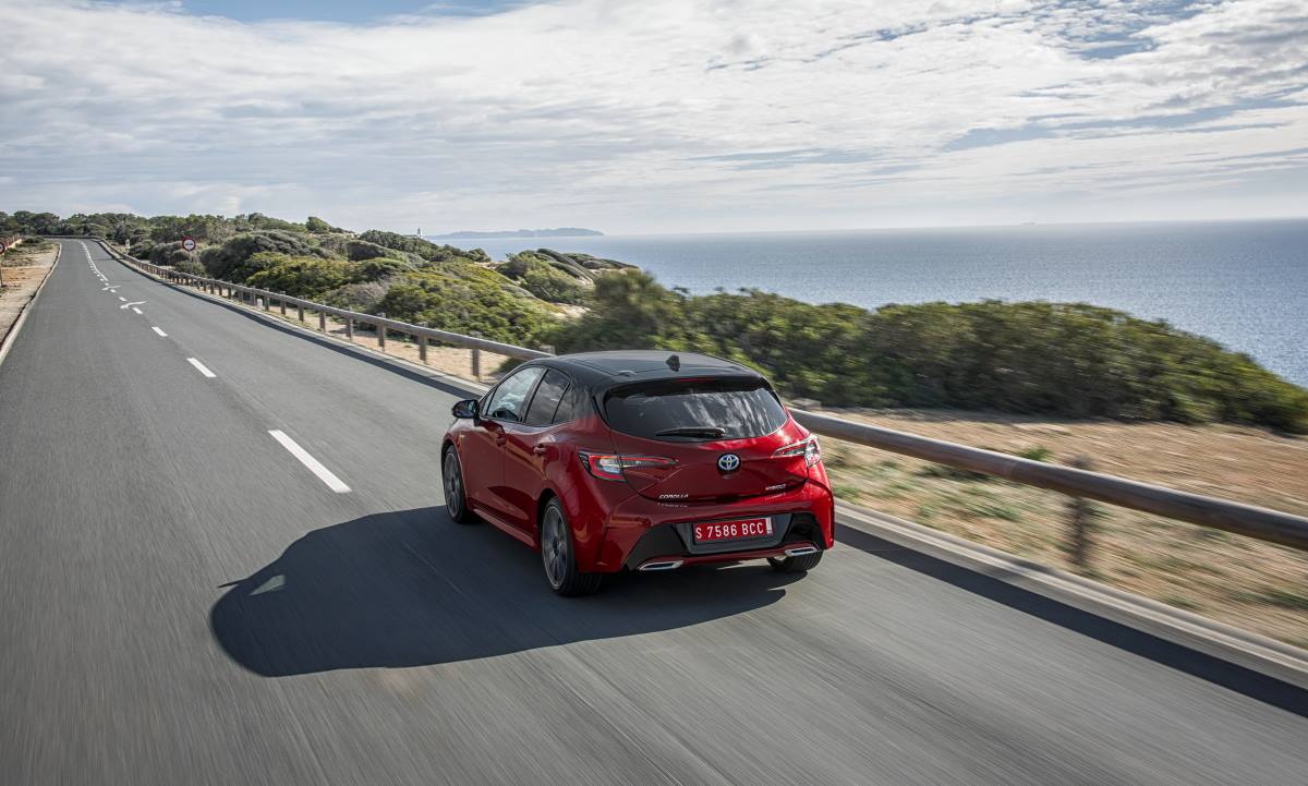 corolla hb 2.0l red bitone 2019 032 806135