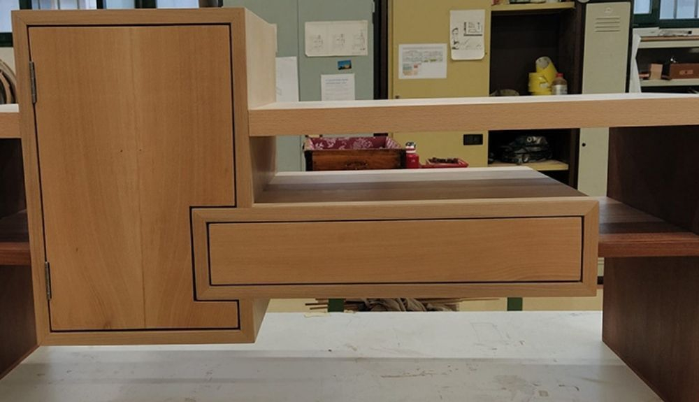 El mueble Intersec ha sido concebido como una intersección, tanto a nivel formal como a nivel conceptual.