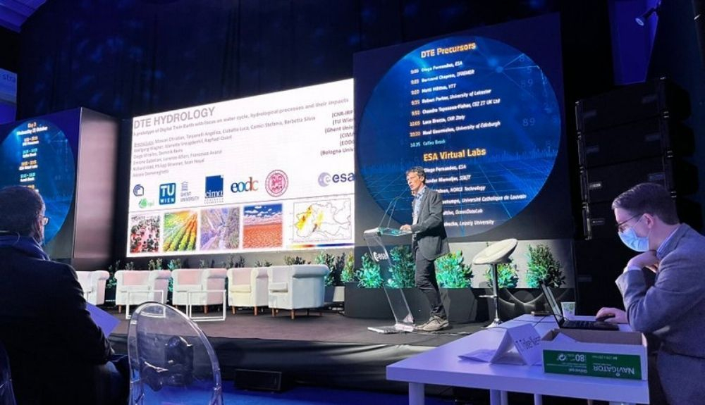 Un momento de la PhiWeek, donde se presentaron los últimos avances de este proyecto. Un momento de la PhiWeek, donde se presentaron los últimos avances de este proyecto.