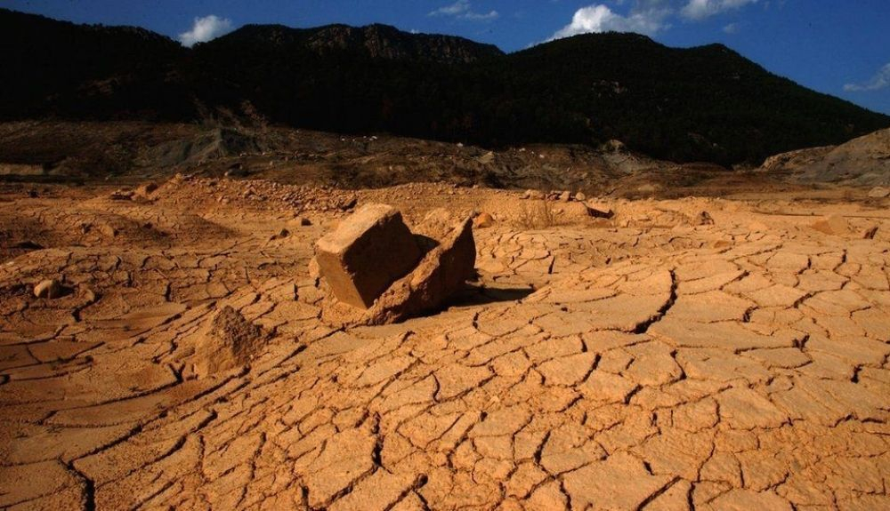 El físico advirtió sobre la amenaza del cambio climático.