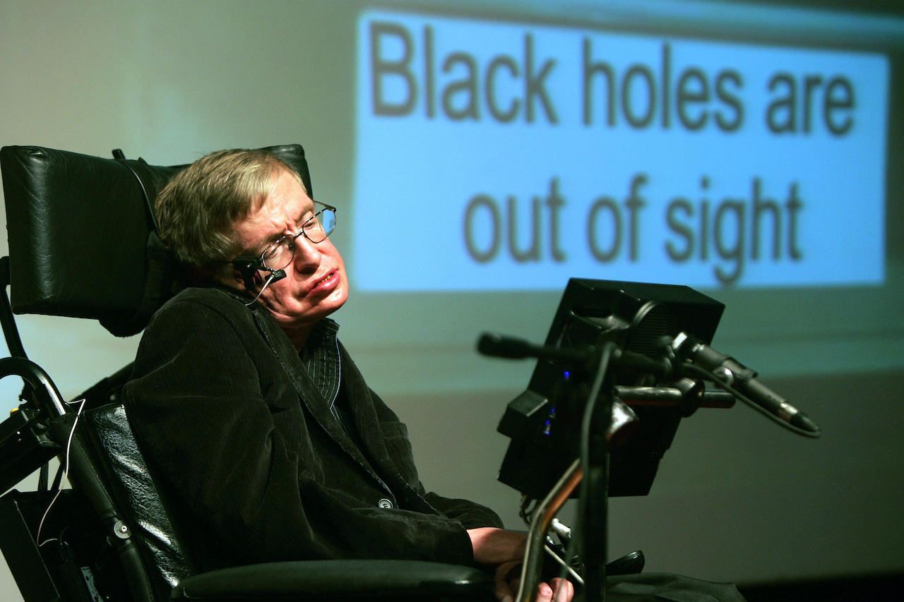 Stephen Hawking, usando sus conocimientos, se pronunció sobre determinados asuntos del futuro.